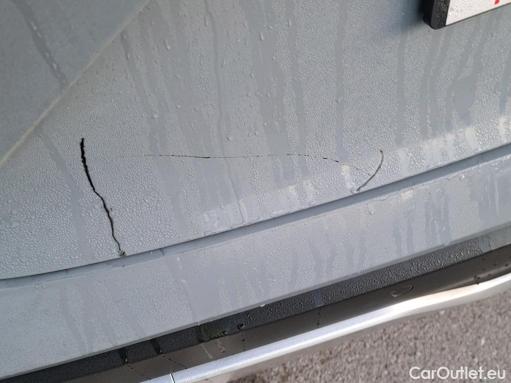  Nissan  Qashqai NISSAN  / 2021 / 5P / todoterreno DIG-T 116kW mHEV Xtronic Premiere Edit.(SL) #2