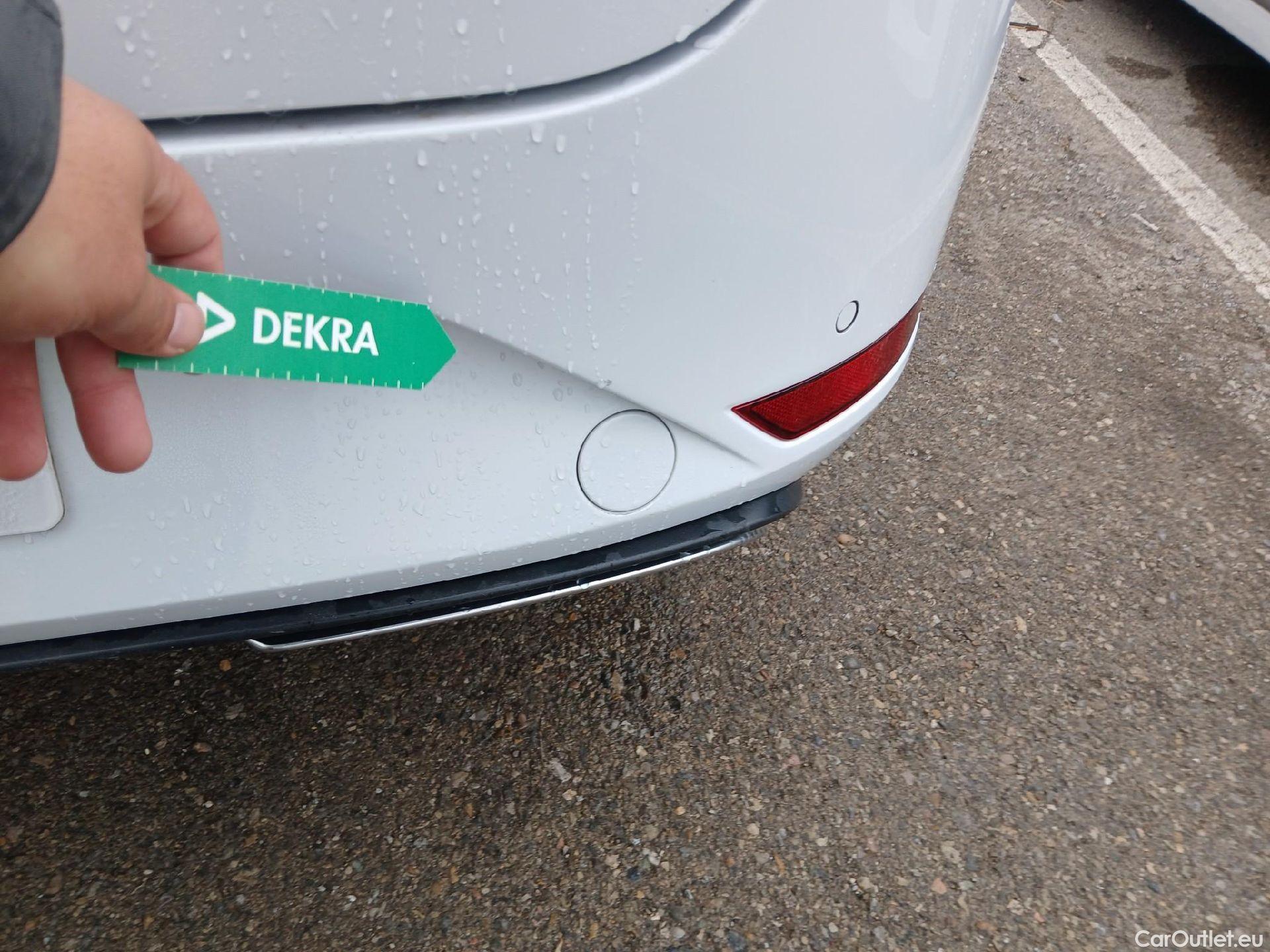  Seat  Leon SEAT Nuevo León / 2020 / 5P / familiar SP 1.5 eTSI 110kW DSG S&S FR Go L(SP) #17