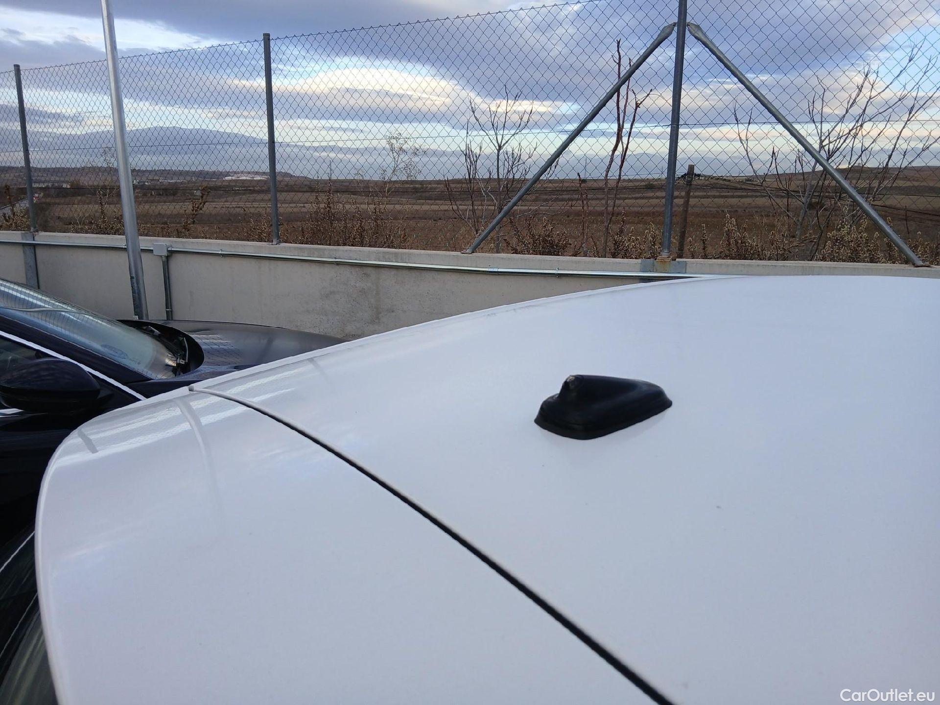  Seat  Ibiza SEAT  / 2017 / 5P / berlina con portón 1.0 MPI 59kW (80CV) Reference Plus(SP) #24