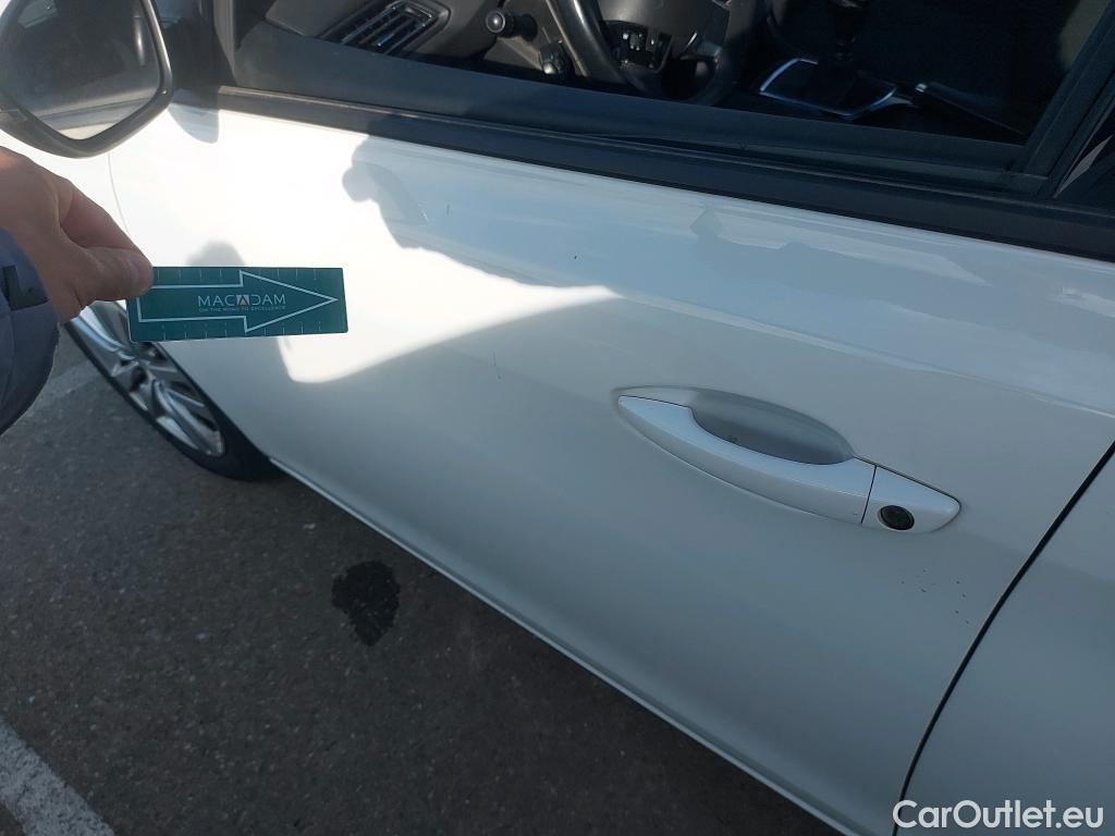  Peugeot  308 PEUGEOT  / 2017 / 5P / familiar SW Active Pack BlueHDi 130 S&S #3