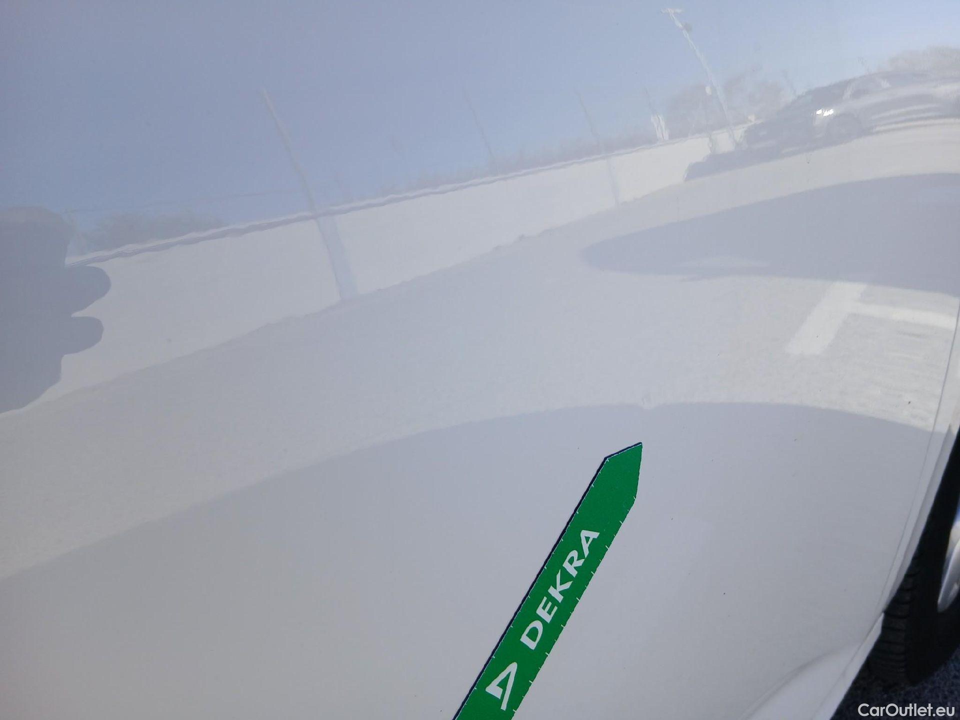  Skoda  KAMIQ SKODA  1.0 TSI 81kW (110CV) DSG Ambition (CX) #30