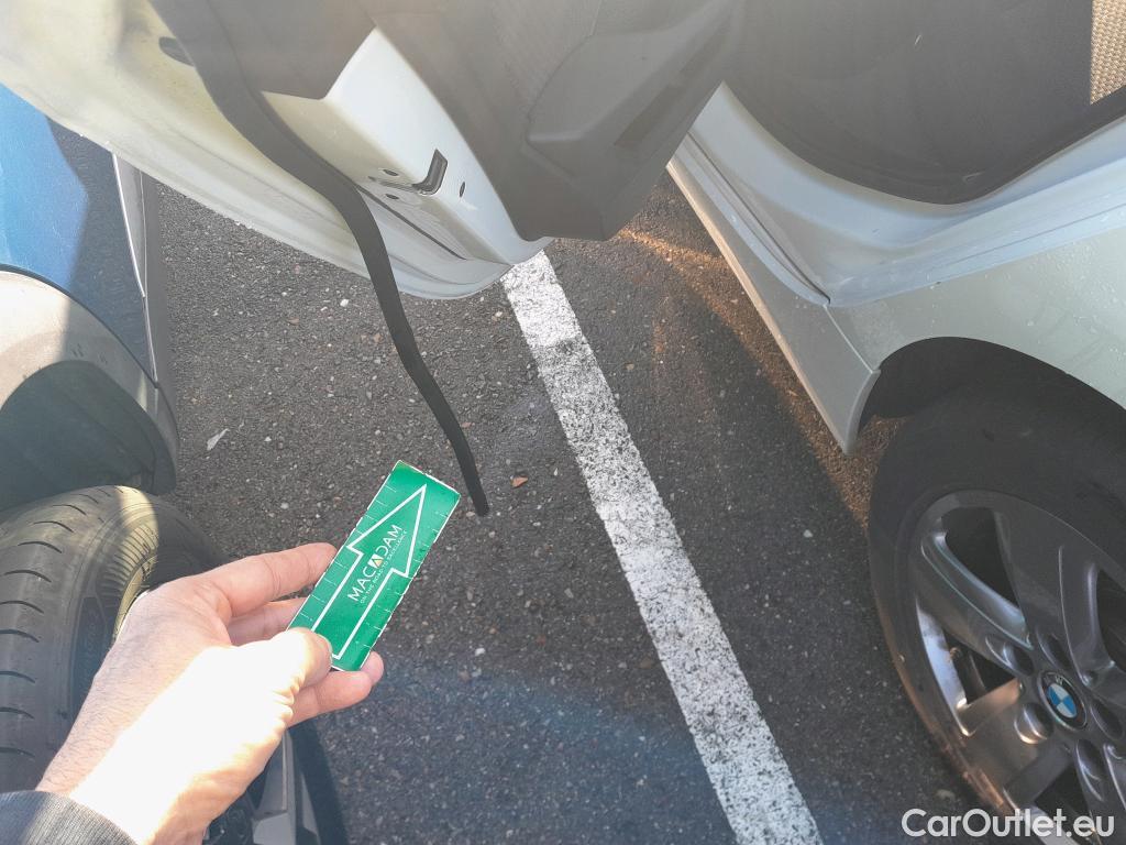  Bmw  Serie 1 BMW  / 2019 / 5P / berlina con portón 116d #8