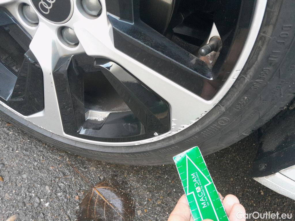  Audi  A1 Sportback AUDI A1 / 2018 / 5P / berlina con portón Sportback Adrenalin 30 TFSI 81kW (116CV)(SP) #2