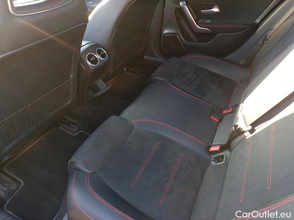  Mercedes  A-Klasse MERCEDES-BENZ Clase A / 2018 / 5P / berlina con portón A 180 #5