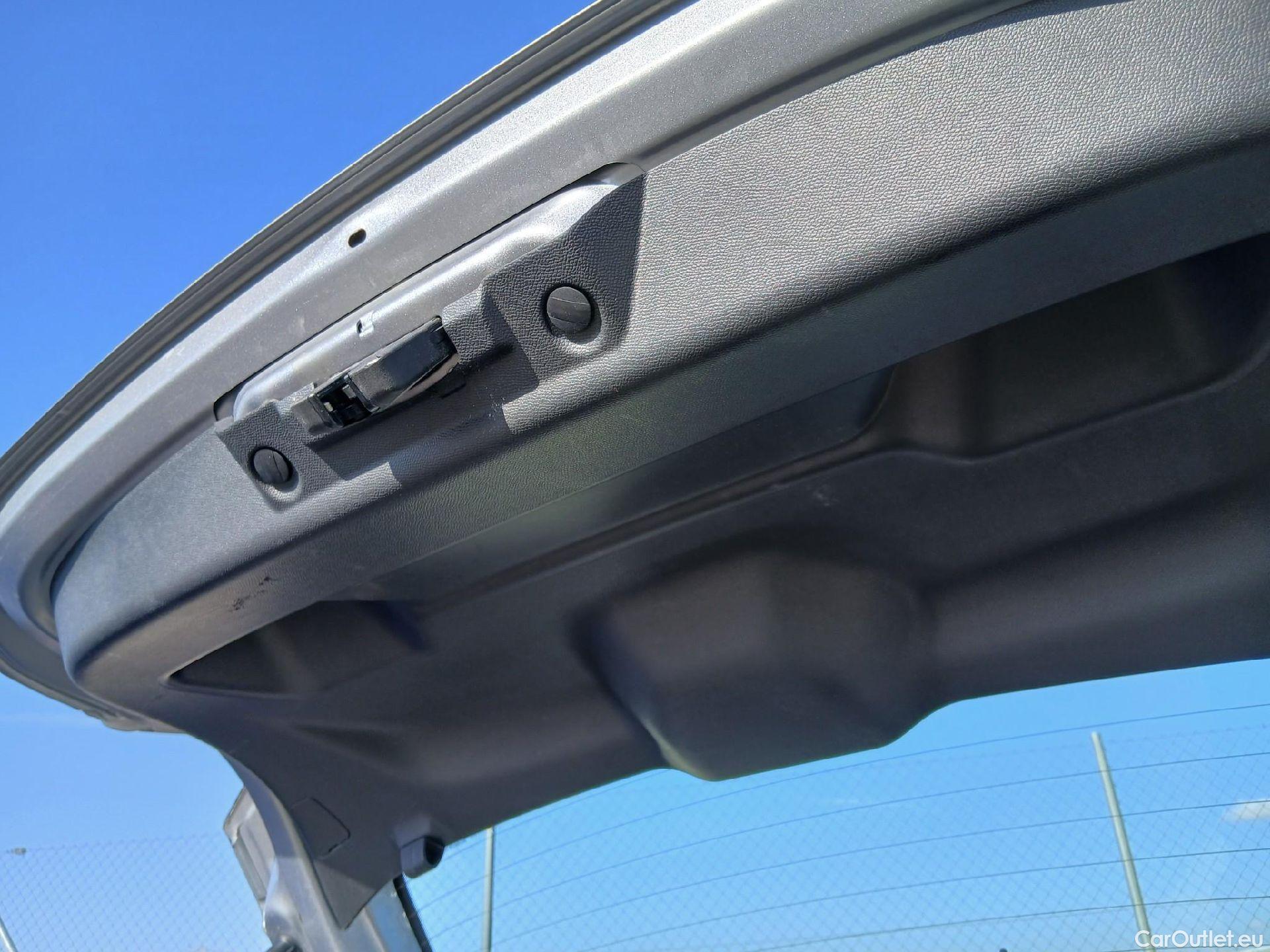  Opel  Corsa OPEL  / 2019 / 5P / berlina con portón 1.5D DT 74kW (100CV) GS-Line #37