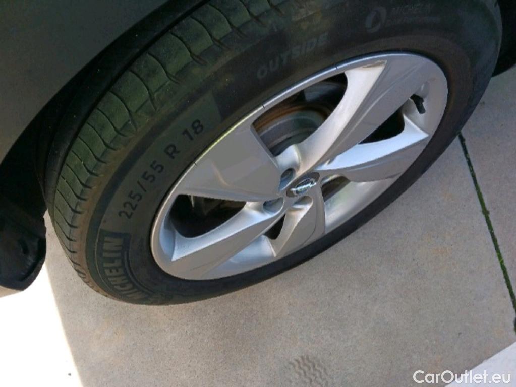  Opel   Grandland X OPEL PHEV / 2017 / 5P / todoterreno 1.6 Turbo Edition Auto 4x2 #4