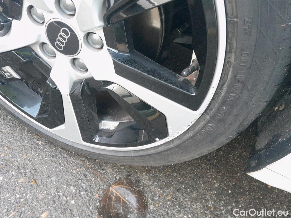  Audi  A1 Sportback AUDI A1 / 2018 / 5P / berlina con portón Sportback Adrenalin 30 TFSI 81kW (116CV)(SP) #1