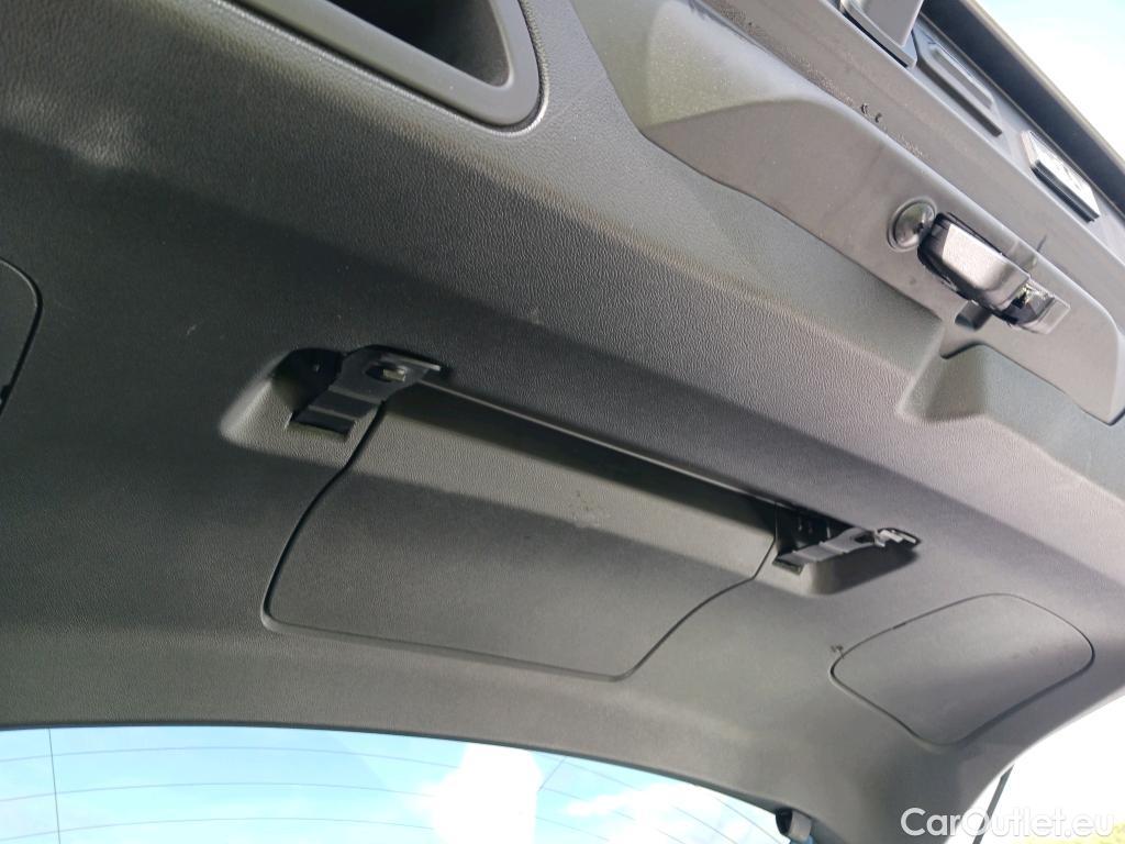  Opel   Grandland X OPEL PHEV / 2017 / 5P / todoterreno 1.6 Turbo Edition Auto 4x2 #9