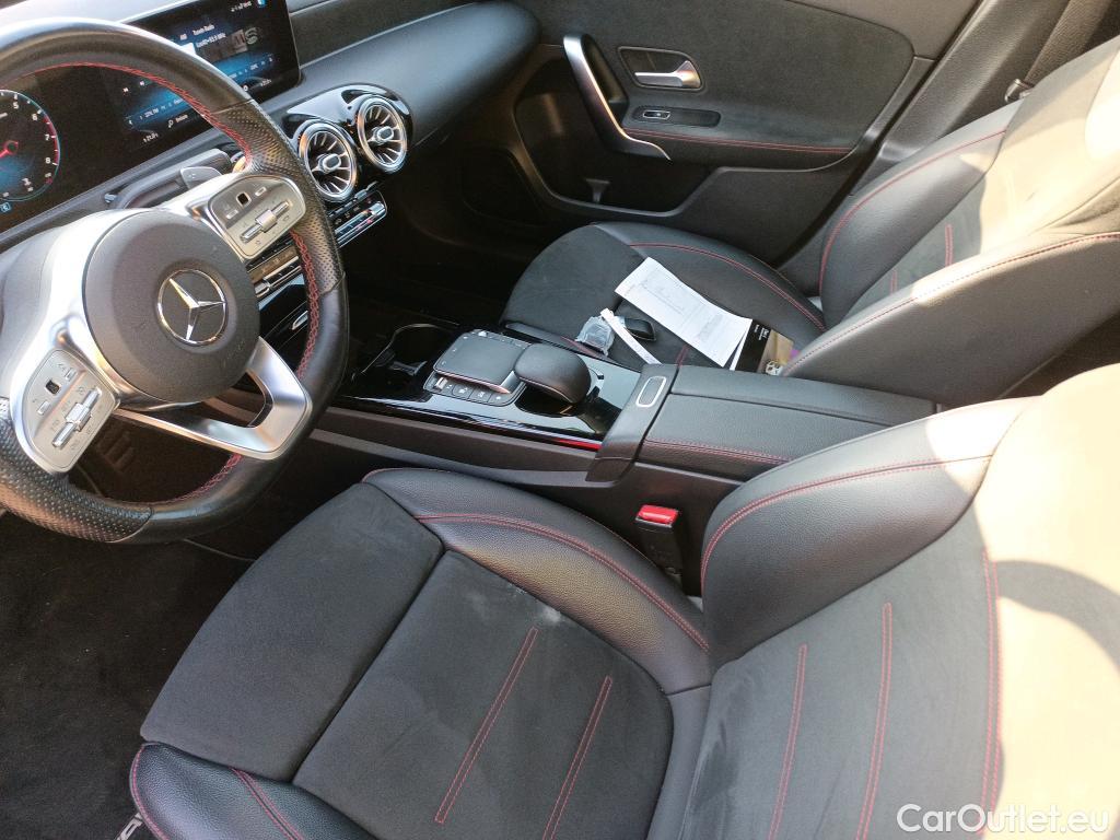  Mercedes  A-Klasse MERCEDES-BENZ Clase A / 2018 / 5P / berlina con portón A 180 #6