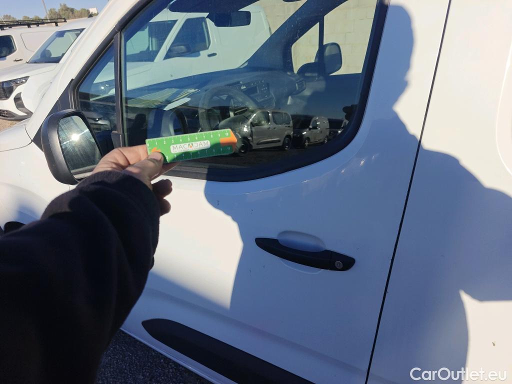  Citroen  Berlingo CITROEN  / 2018 / 4P / combi Talla M BlueHDi 100 S&S LIVE (AC) #10