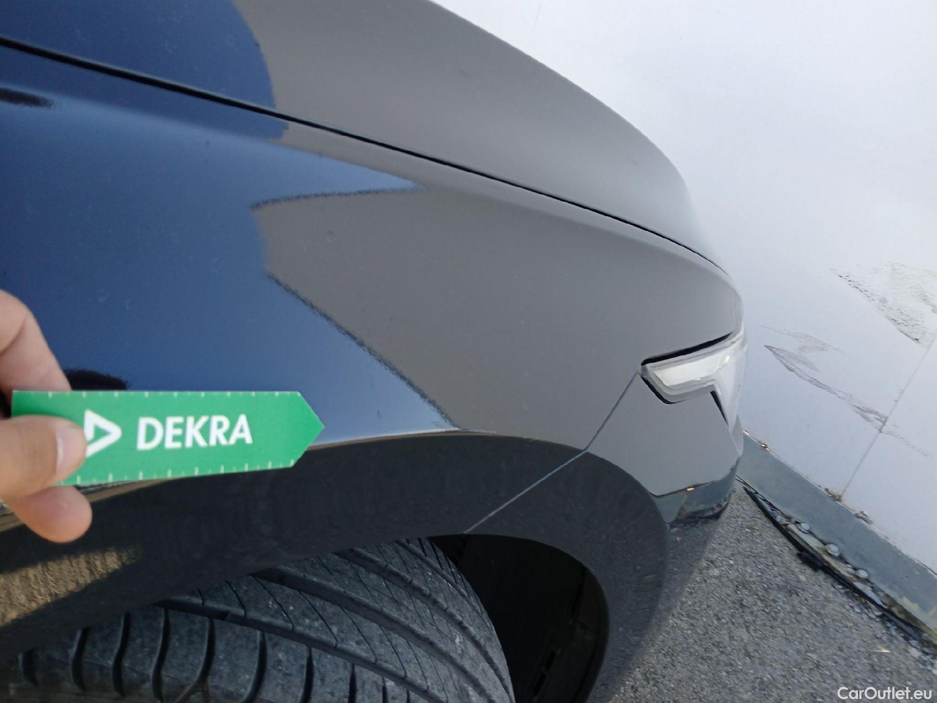  Volkswagen  Golf  VOLKSWAGEN / 2020 / 5P / berlina con portón Life 1.0 eTSI 81kW (110CV) DSG #20