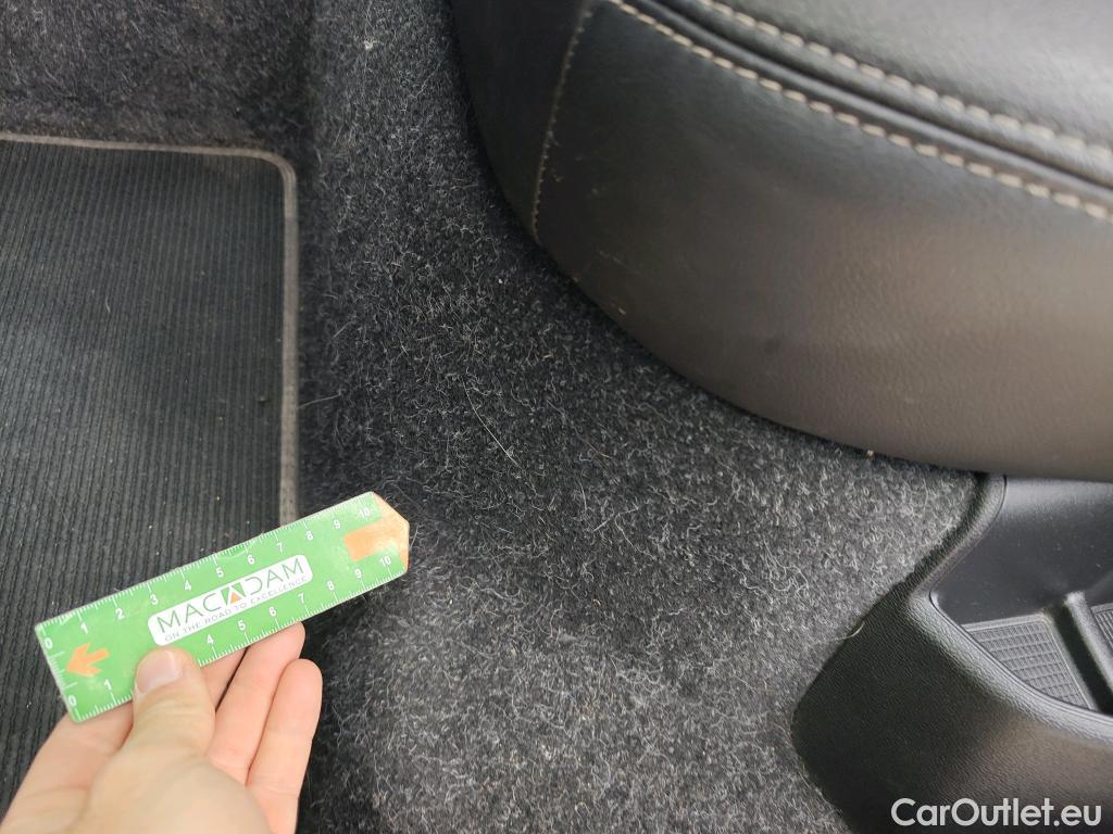  Volvo  XC 40 VOLVO XC40 / 2017 / 5P / todoterreno 2.0 D4 AWD R-Design Auto #17