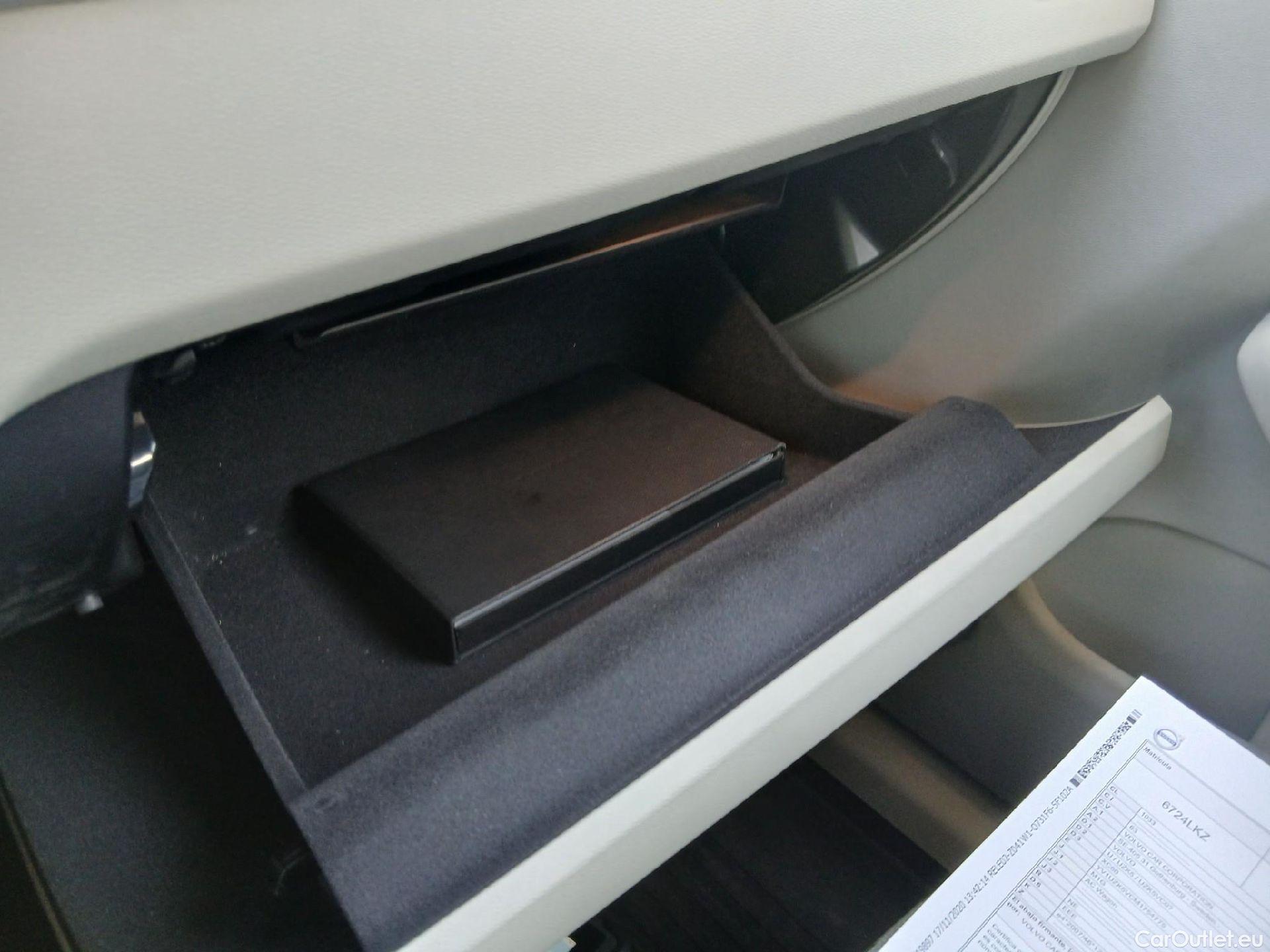  Volvo  XC60 VOLVO  / 2017 / 5P / todoterreno 2.0 B4 D AWD Inscription Auto #1