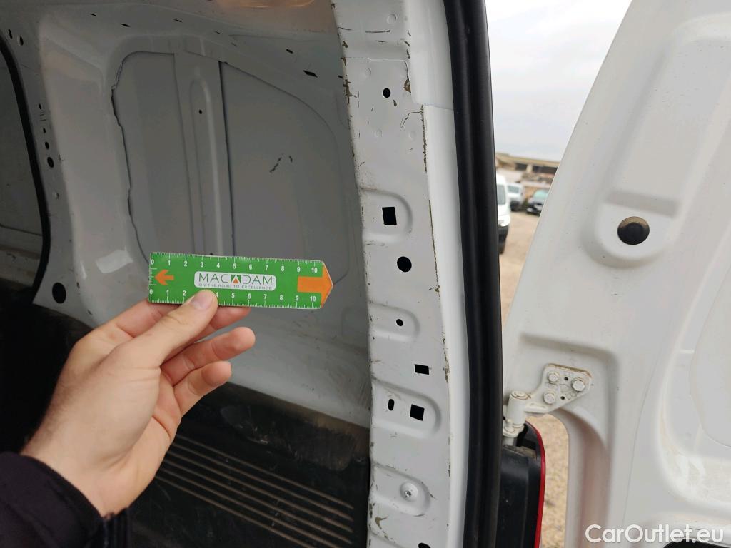  Peugeot  Partner PEUGEOT  / 2018 / 4P / furgón derivado de turismo Premium Standard 600kg BlueHDi 73kW (AC) #41