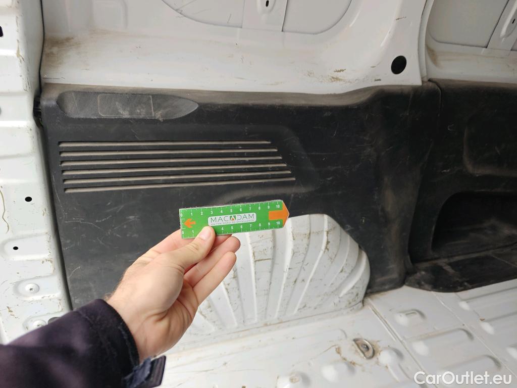  Peugeot  Partner PEUGEOT  / 2018 / 4P / furgón derivado de turismo Premium Standard 600kg BlueHDi 73kW (AC) #27