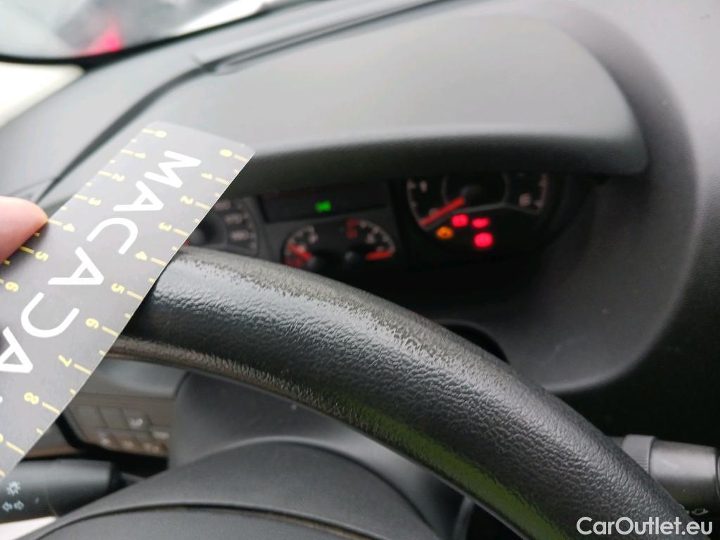  Peugeot  Boxer  Furgón Techo Elevado 335 L2H2 Premium BlueHDi 140 Stop&Start HDi #32