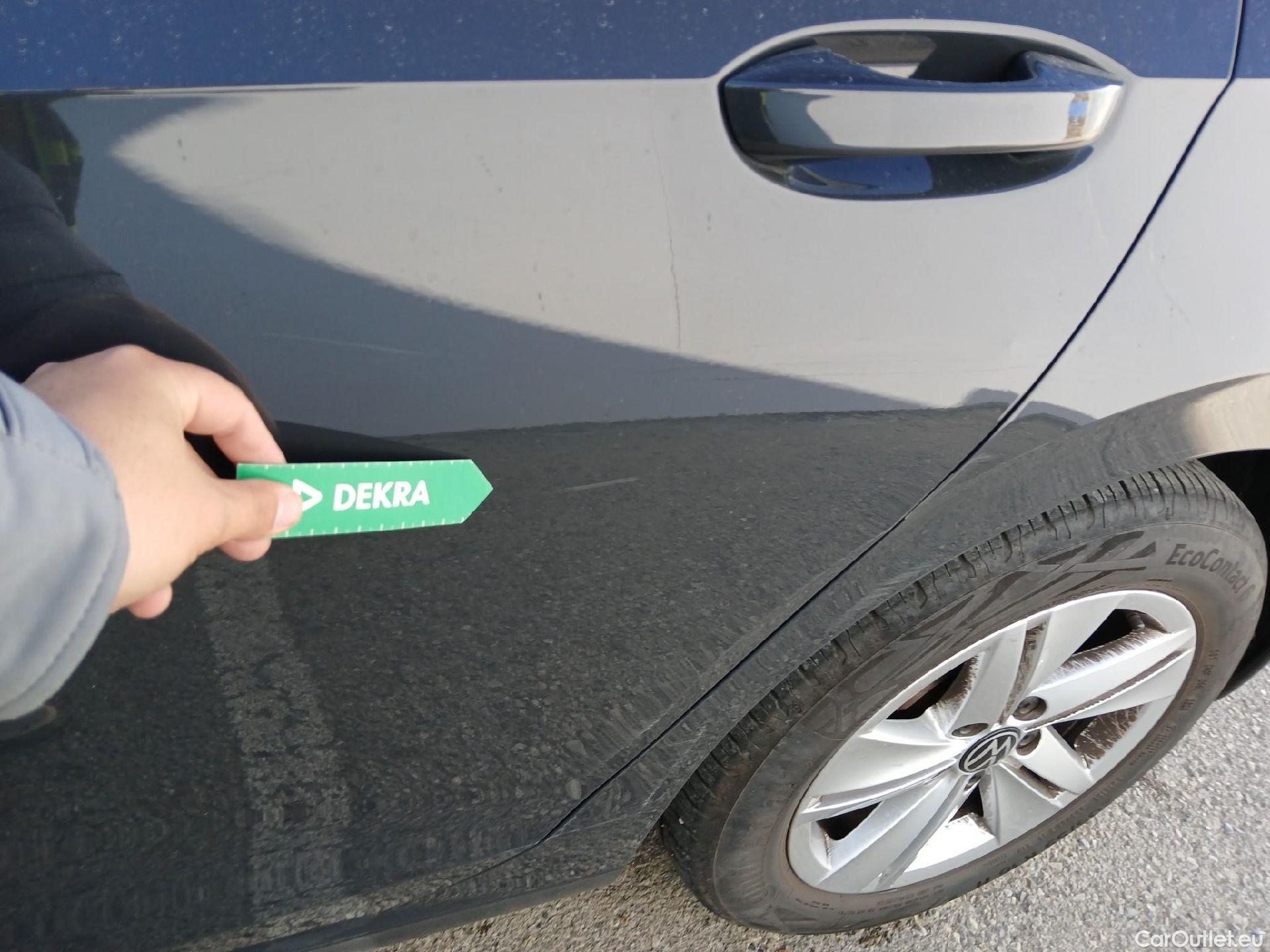  Volkswagen  Golf  VOLKSWAGEN / 2020 / 5P / berlina con portón Life 1.0 eTSI 81kW (110CV) DSG #8