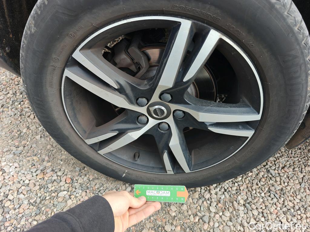  Volvo  XC 40 VOLVO XC40 / 2017 / 5P / todoterreno 2.0 D4 AWD R-Design Auto #38