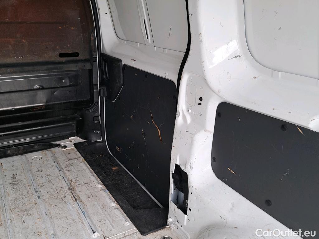  Citroen  Jumpy CITROEN  / 2016 / 4P / furgón Talla M BlueHDi 100 S&S 6v Control #38