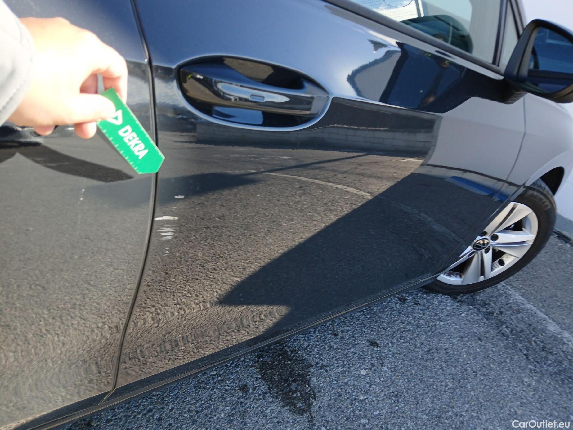  Volkswagen  Golf  VOLKSWAGEN / 2020 / 5P / berlina con portón Life 1.0 eTSI 81kW (110CV) DSG #18