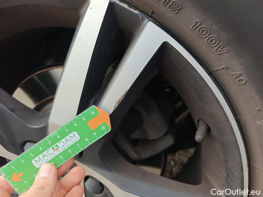  Volvo  XC 40 VOLVO XC40 / 2017 / 5P / todoterreno 2.0 D4 AWD R-Design Auto #36