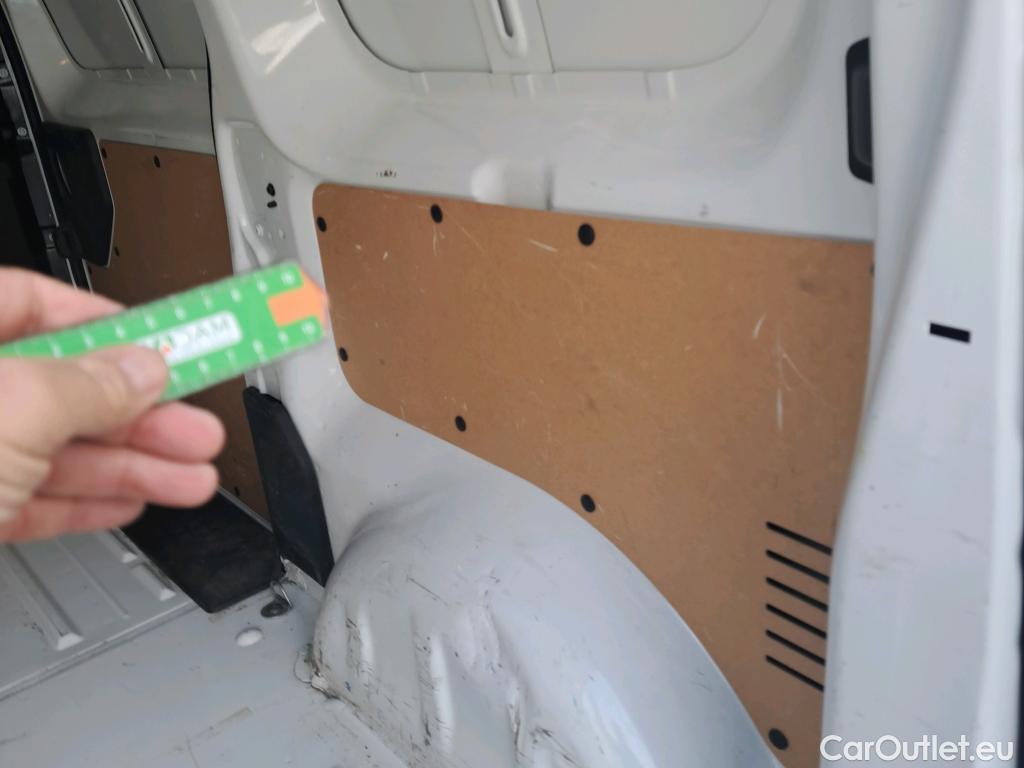  Peugeot  Expert PEUGEOT  / 2016 / 4P / furgón Furgón Pro BlueHDi 90KW (120) Standard #25