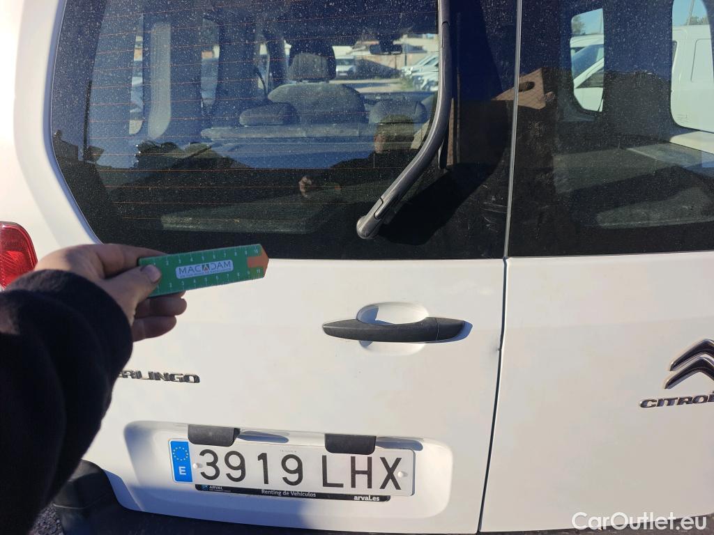  Citroen  Berlingo CITROEN  / 2018 / 4P / combi Talla M BlueHDi 100 S&S LIVE (AC) #34