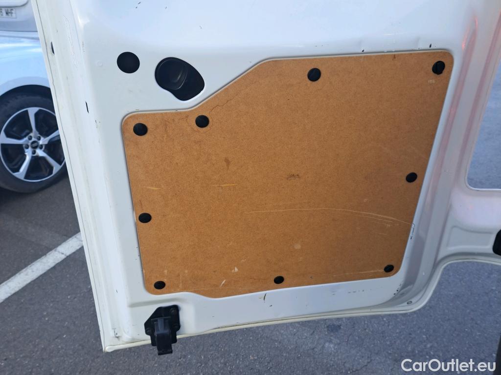  Peugeot  Expert PEUGEOT  / 2016 / 4P / furgón Furgón Pro BlueHDi 90KW (120) Standard #27