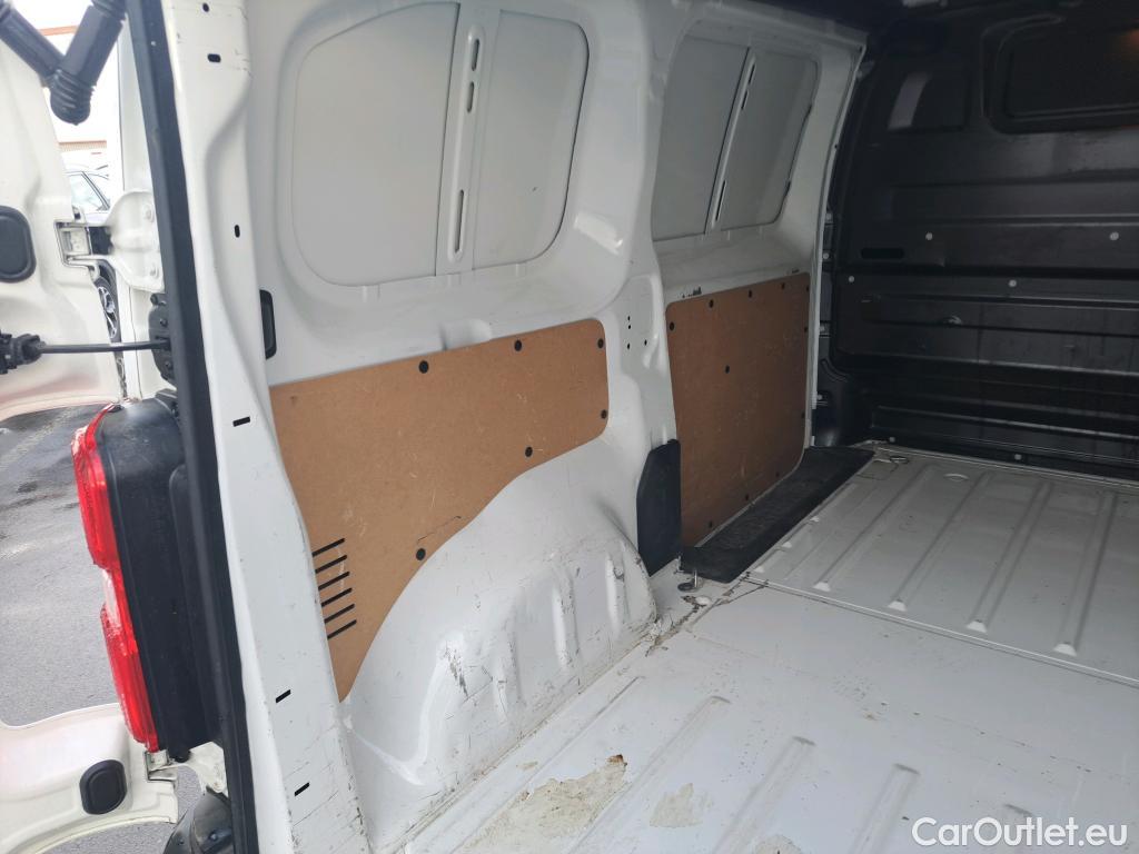  Peugeot  Expert PEUGEOT  / 2016 / 4P / furgón Furgón Pro BlueHDi 90KW (120) Standard #4