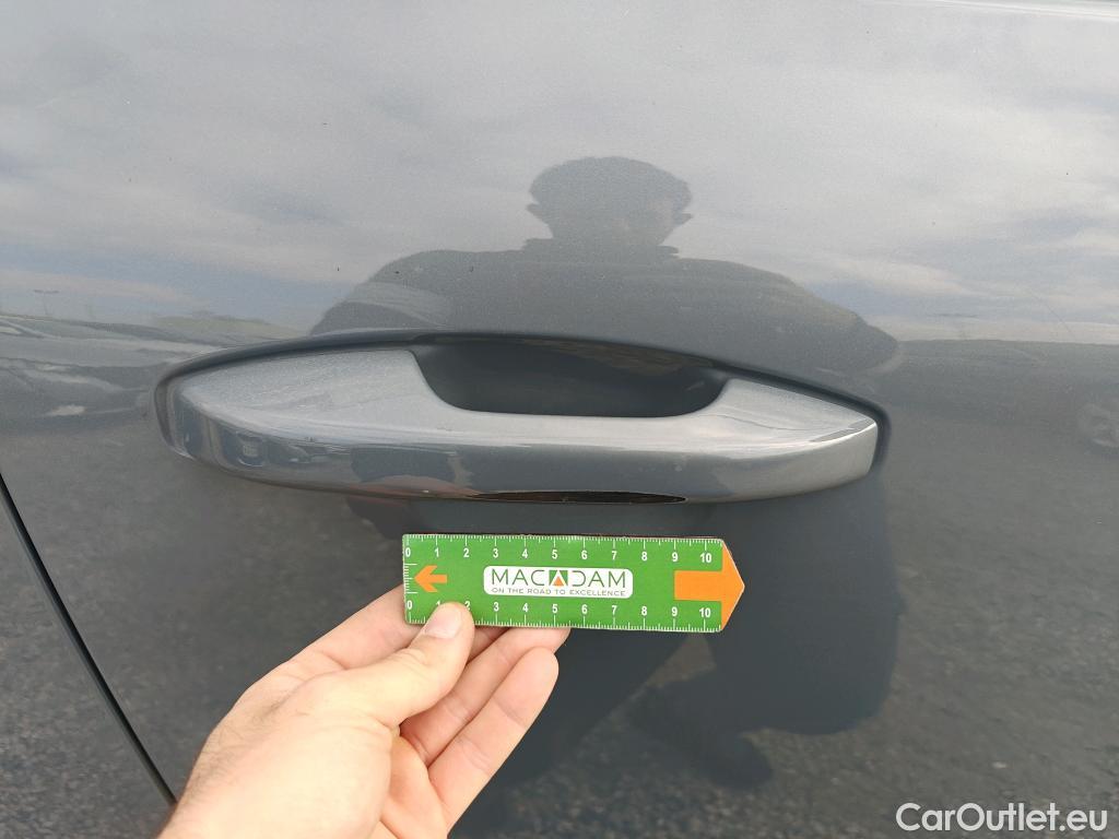  Volvo  XC 40 VOLVO XC40 / 2017 / 5P / todoterreno 2.0 D4 AWD R-Design Auto #32