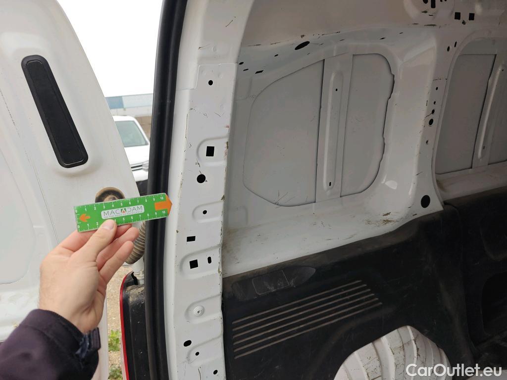  Peugeot  Partner PEUGEOT  / 2018 / 4P / furgón derivado de turismo Premium Standard 600kg BlueHDi 73kW (AC) #40