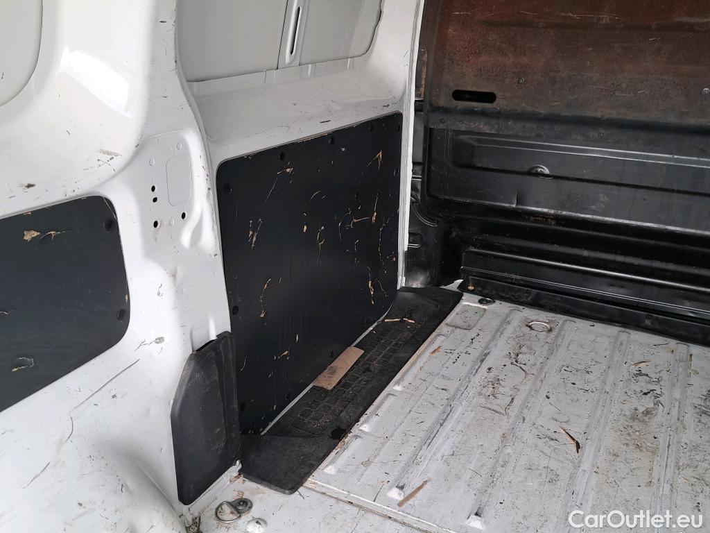  Citroen  Jumpy CITROEN  / 2016 / 4P / furgón Talla M BlueHDi 100 S&S 6v Control #42