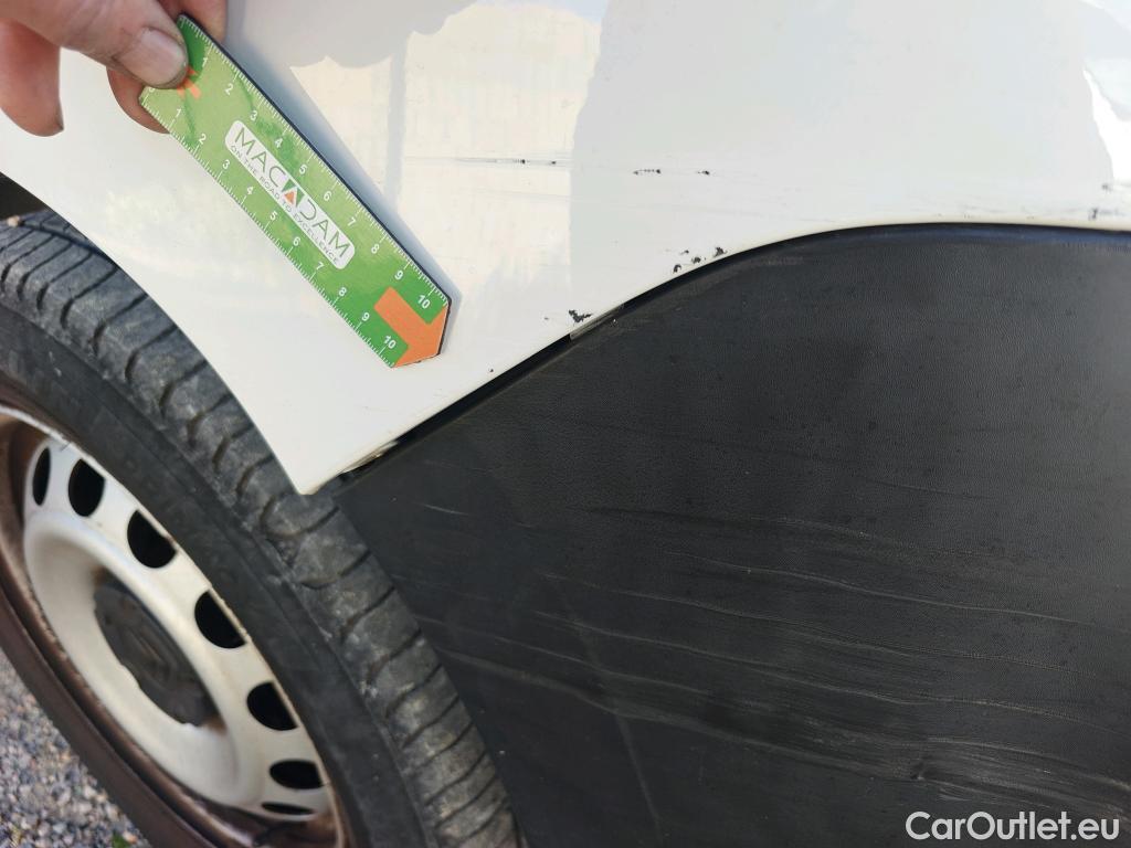  Citroen  Berlingo CITROEN  / 2018 / 4P / combi Talla M BlueHDi 100 S&S LIVE (AC) #19