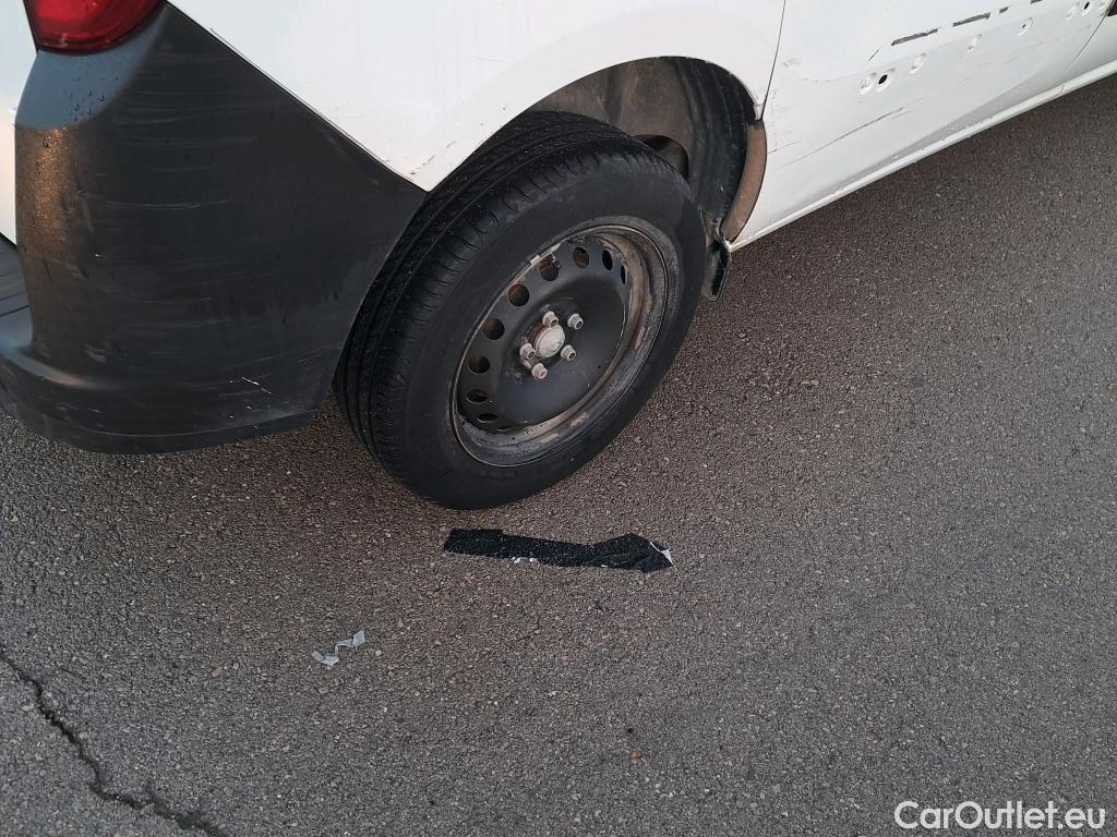  Fiat  Doblo FIAT Doblò Cargo/2015/4P/furgón derivado de turismo Cargo SX 1.3 Mjet 70 kW (95 CV) #50