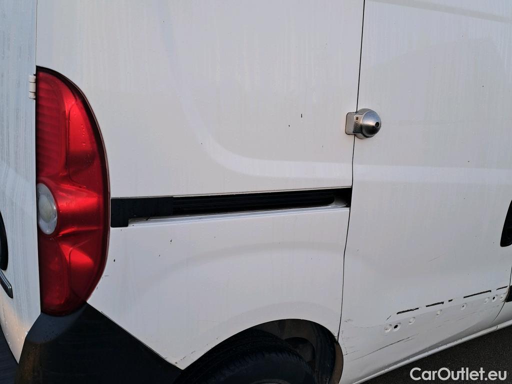  Fiat  Doblo FIAT Doblò Cargo/2015/4P/furgón derivado de turismo Cargo SX 1.3 Mjet 70 kW (95 CV) #14