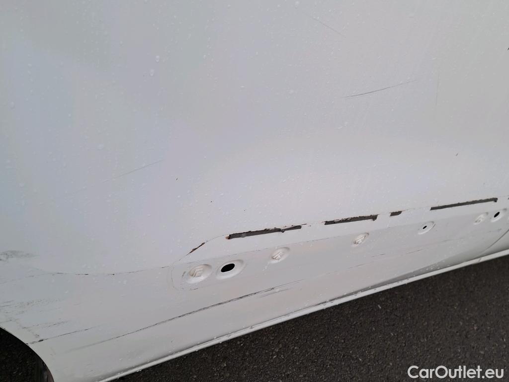  Fiat  Doblo FIAT Doblò Cargo/2015/4P/furgón derivado de turismo Cargo SX 1.3 Mjet 70 kW (95 CV) #27