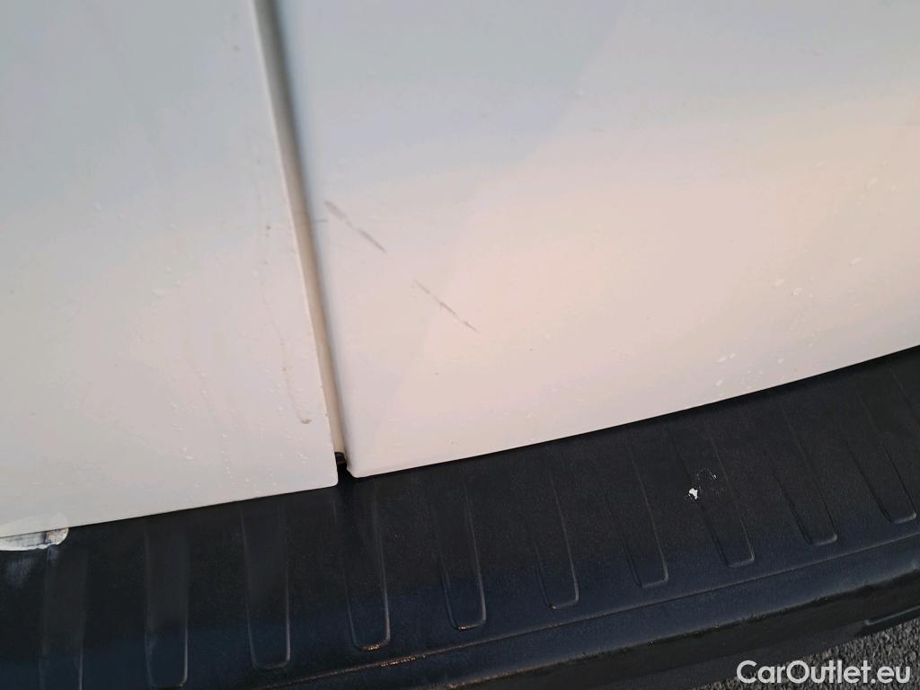  Fiat  Doblo FIAT Doblò Cargo/2015/4P/furgón derivado de turismo Cargo SX 1.3 Mjet 70 kW (95 CV) #39