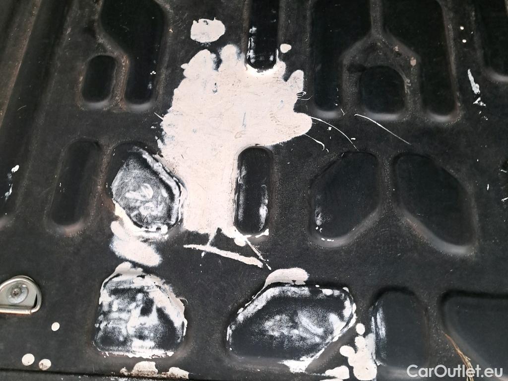  Fiat  Doblo FIAT Doblò Cargo/2015/4P/furgón derivado de turismo Cargo SX 1.3 Mjet 70 kW (95 CV) #23