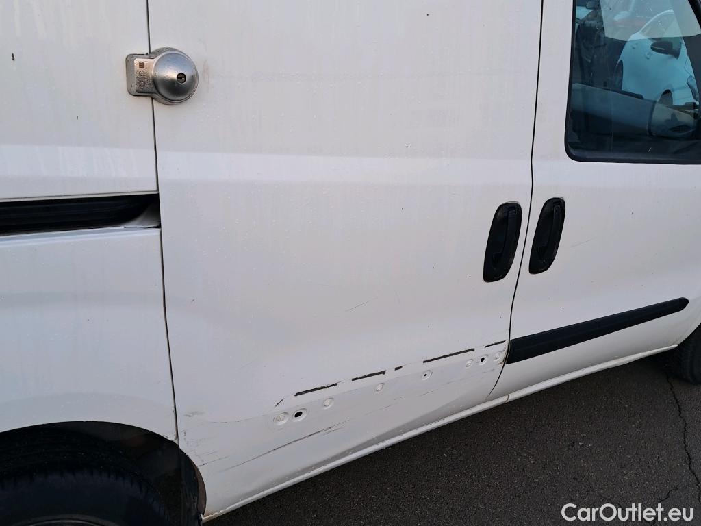  Fiat  Doblo FIAT Doblò Cargo/2015/4P/furgón derivado de turismo Cargo SX 1.3 Mjet 70 kW (95 CV) #26