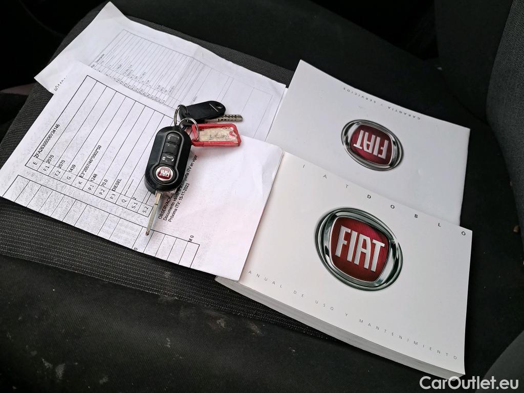  Fiat  Doblo FIAT Doblò Cargo/2015/4P/furgón derivado de turismo Cargo SX 1.3 Mjet 70 kW (95 CV) #6