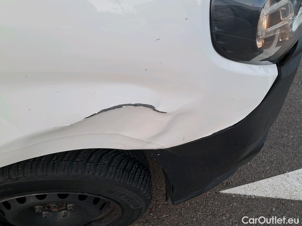  Fiat  Doblo FIAT Doblò Cargo/2015/4P/furgón derivado de turismo Cargo SX 1.3 Mjet 70 kW (95 CV) #11