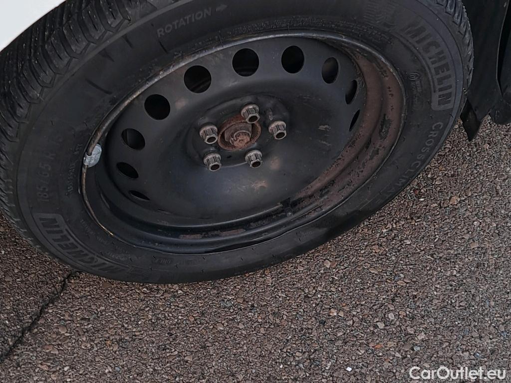  Fiat  Doblo FIAT Doblò Cargo/2015/4P/furgón derivado de turismo Cargo SX 1.3 Mjet 70 kW (95 CV) #49