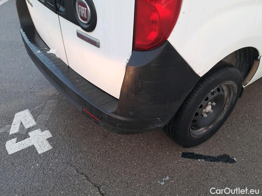  Fiat  Doblo FIAT Doblò Cargo/2015/4P/furgón derivado de turismo Cargo SX 1.3 Mjet 70 kW (95 CV) #36