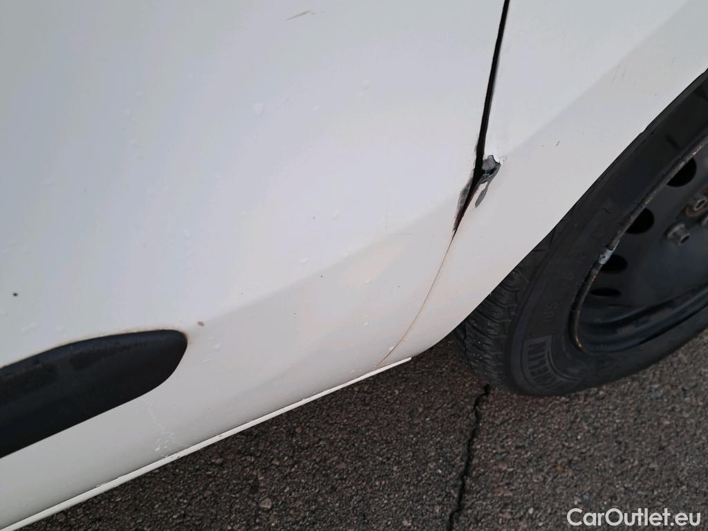  Fiat  Doblo FIAT Doblò Cargo/2015/4P/furgón derivado de turismo Cargo SX 1.3 Mjet 70 kW (95 CV) #25