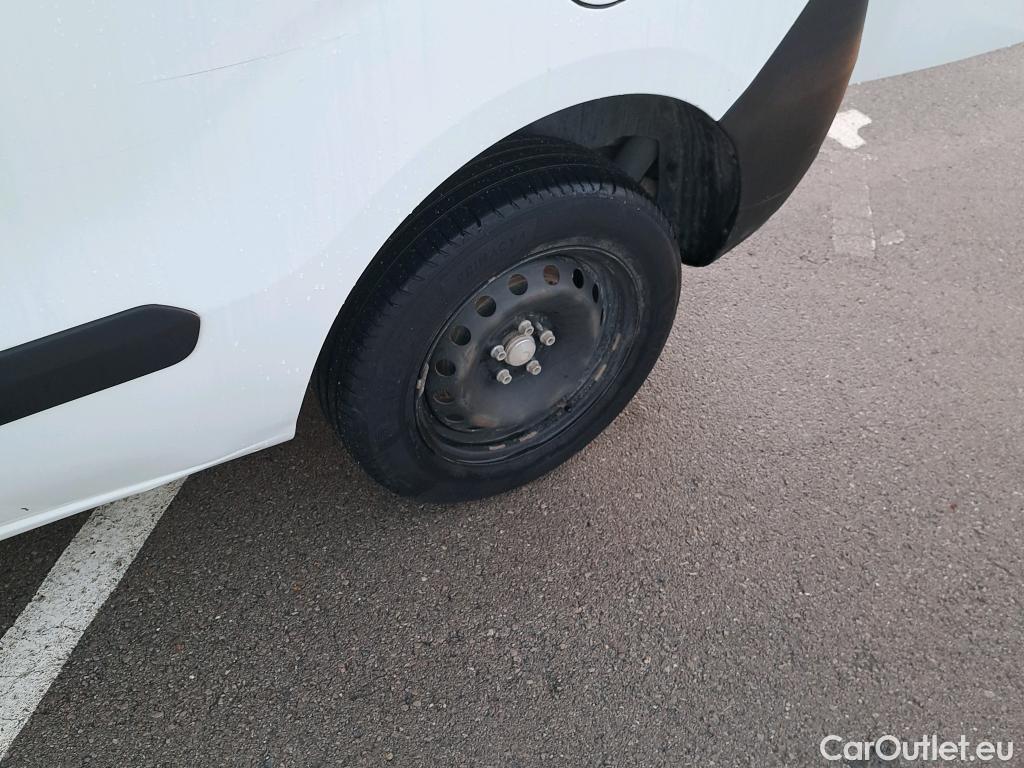  Fiat  Doblo FIAT Doblò Cargo/2015/4P/furgón derivado de turismo Cargo SX 1.3 Mjet 70 kW (95 CV) #44