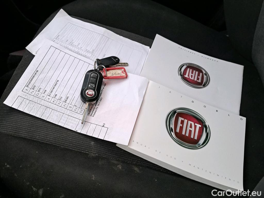  Fiat  Doblo FIAT Doblò Cargo/2015/4P/furgón derivado de turismo Cargo SX 1.3 Mjet 70 kW (95 CV) #5