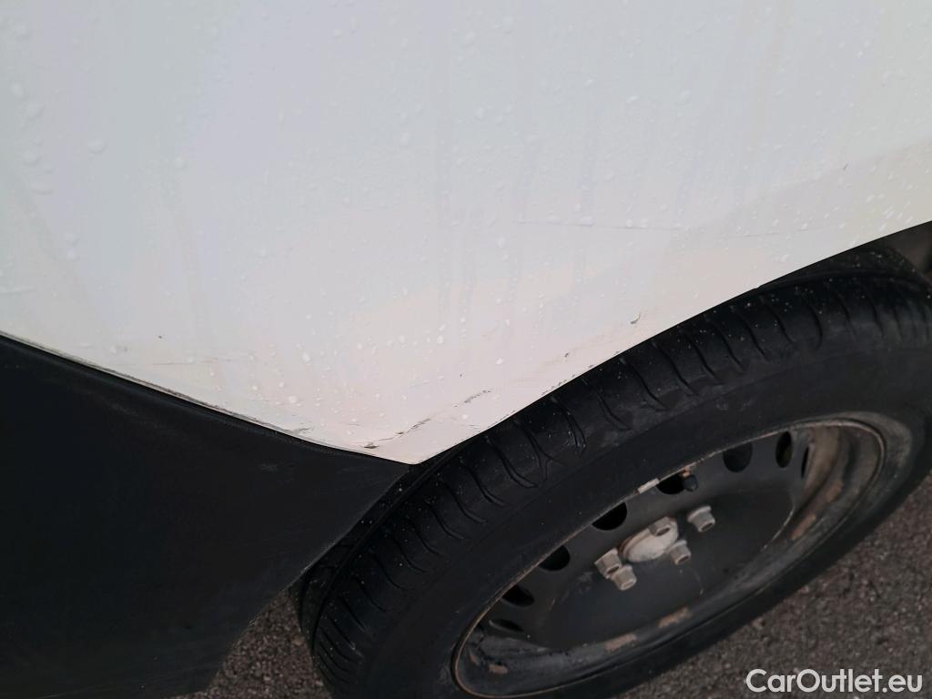  Fiat  Doblo FIAT Doblò Cargo/2015/4P/furgón derivado de turismo Cargo SX 1.3 Mjet 70 kW (95 CV) #15