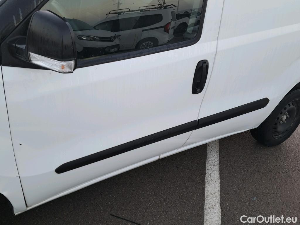  Fiat  Doblo FIAT Doblò Cargo/2015/4P/furgón derivado de turismo Cargo SX 1.3 Mjet 70 kW (95 CV) #28