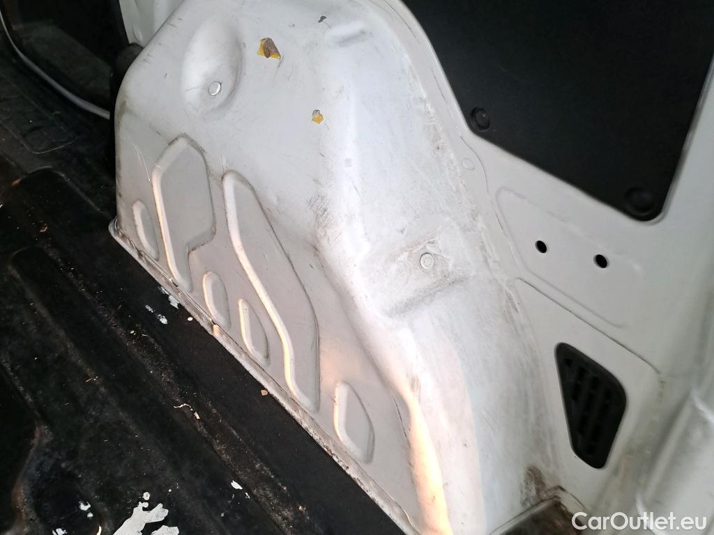  Fiat  Doblo FIAT Doblò Cargo/2015/4P/furgón derivado de turismo Cargo SX 1.3 Mjet 70 kW (95 CV) #12