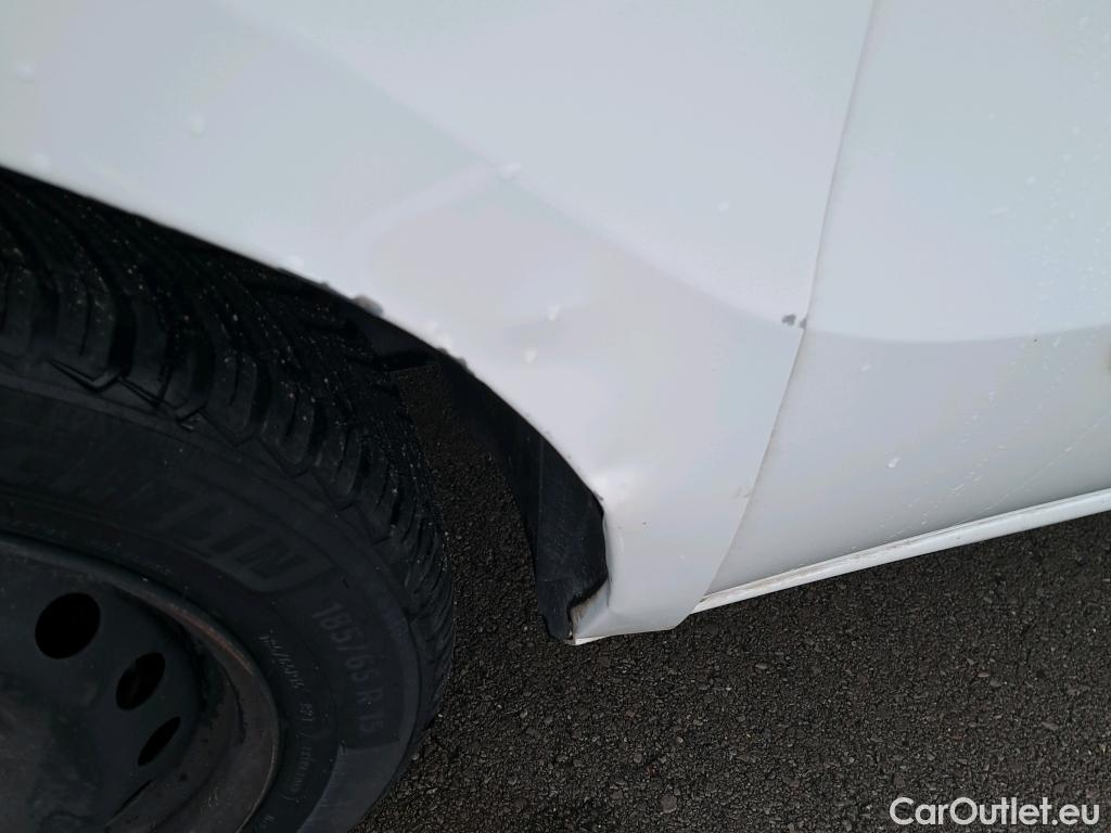  Fiat  Doblo FIAT Doblò Cargo/2015/4P/furgón derivado de turismo Cargo SX 1.3 Mjet 70 kW (95 CV) #21